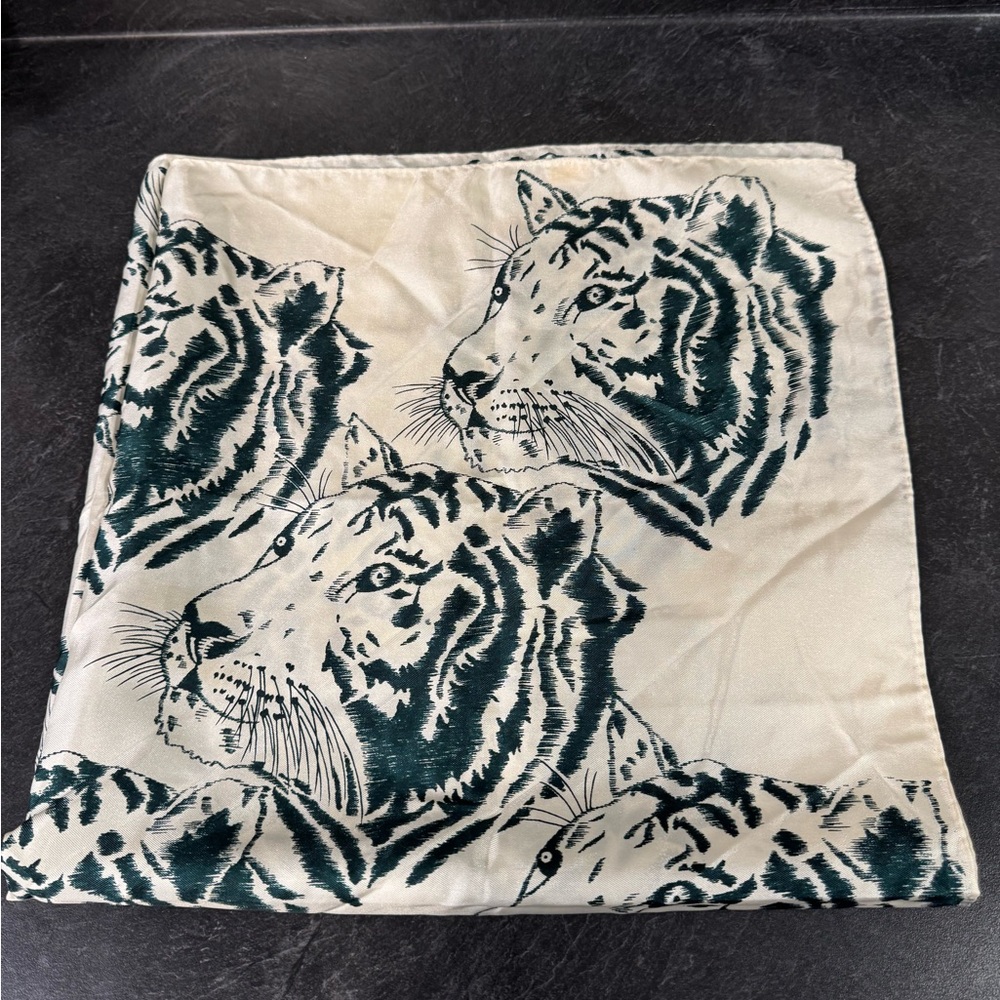 Glentex vintage tiger scarf